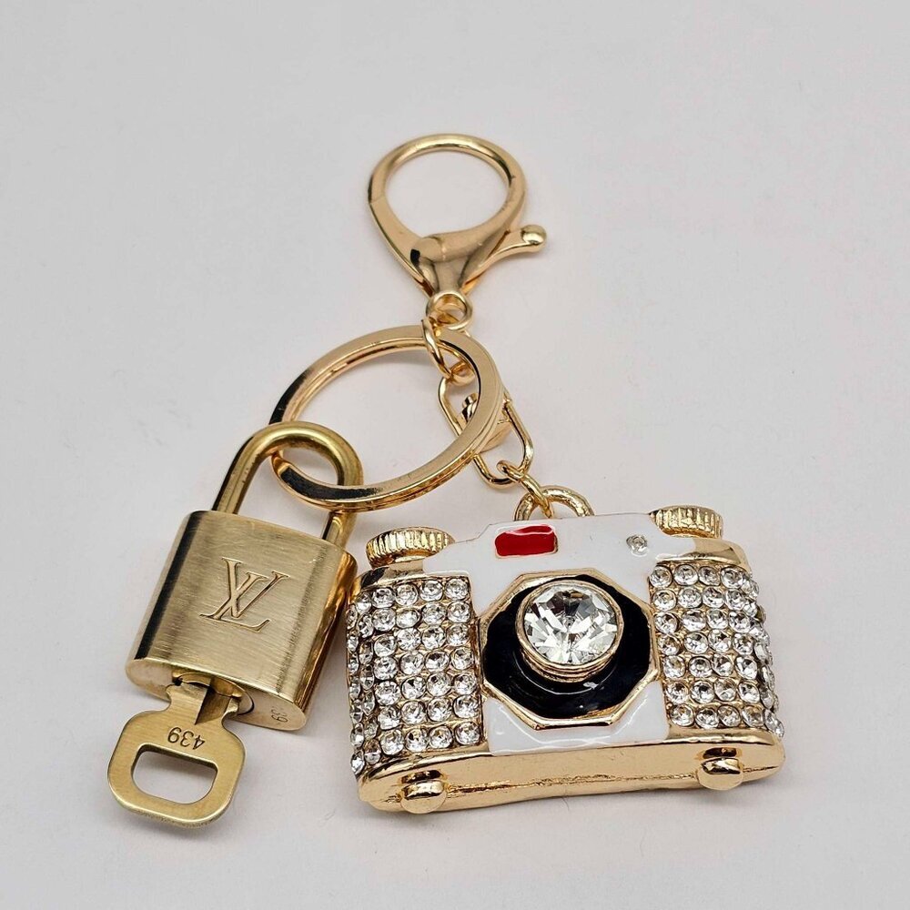 LV Gold Padlock & Key 🔒 Authentic Louis Vuitton Bag Unbranded Camera Charm - Picture 2 of 8